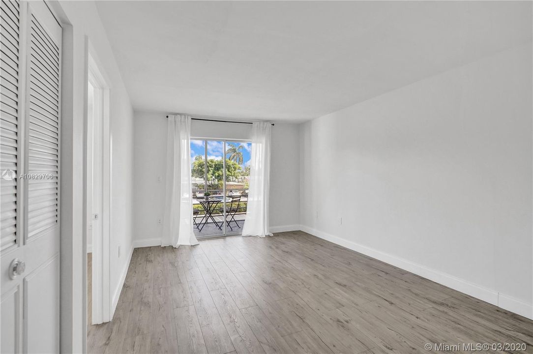 Recently Sold: $90,000 (1 beds, 1 baths, 680 Square Feet)