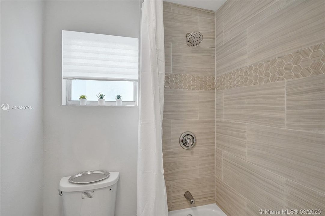 Recently Sold: $90,000 (1 beds, 1 baths, 680 Square Feet)