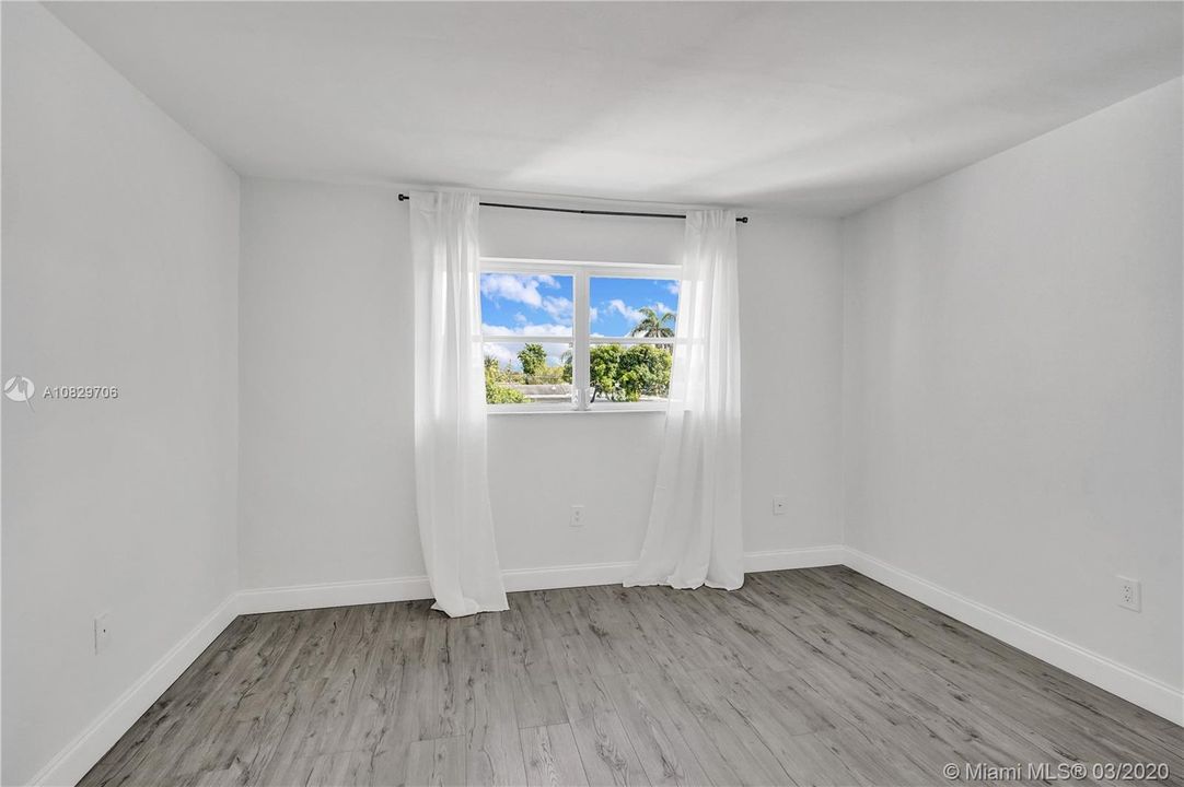 Recently Sold: $90,000 (1 beds, 1 baths, 680 Square Feet)