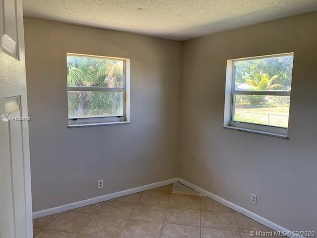 Recently Sold: $192,000 (3 beds, 2 baths, 1104 Square Feet)