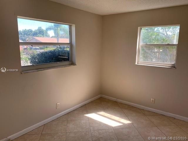 Recently Sold: $192,000 (3 beds, 2 baths, 1104 Square Feet)