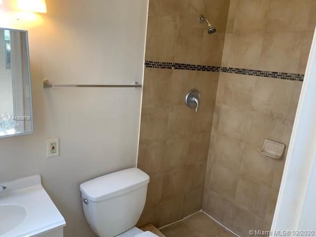 Recently Sold: $192,000 (3 beds, 2 baths, 1104 Square Feet)