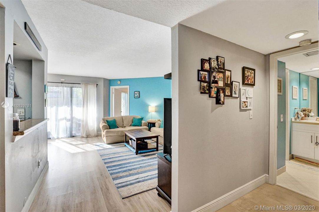 Recently Sold: $209,000 (2 beds, 2 baths, 1122 Square Feet)
