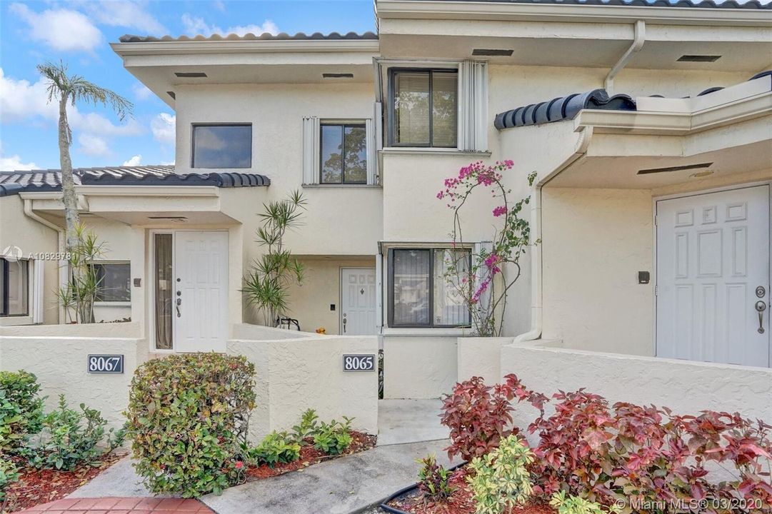 Recently Sold: $209,000 (2 beds, 2 baths, 1122 Square Feet)