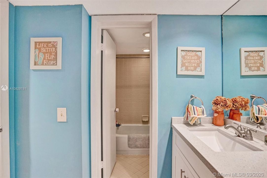 Recently Sold: $209,000 (2 beds, 2 baths, 1122 Square Feet)