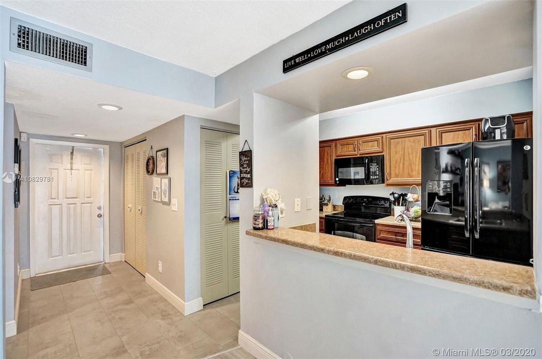 Recently Sold: $209,000 (2 beds, 2 baths, 1122 Square Feet)