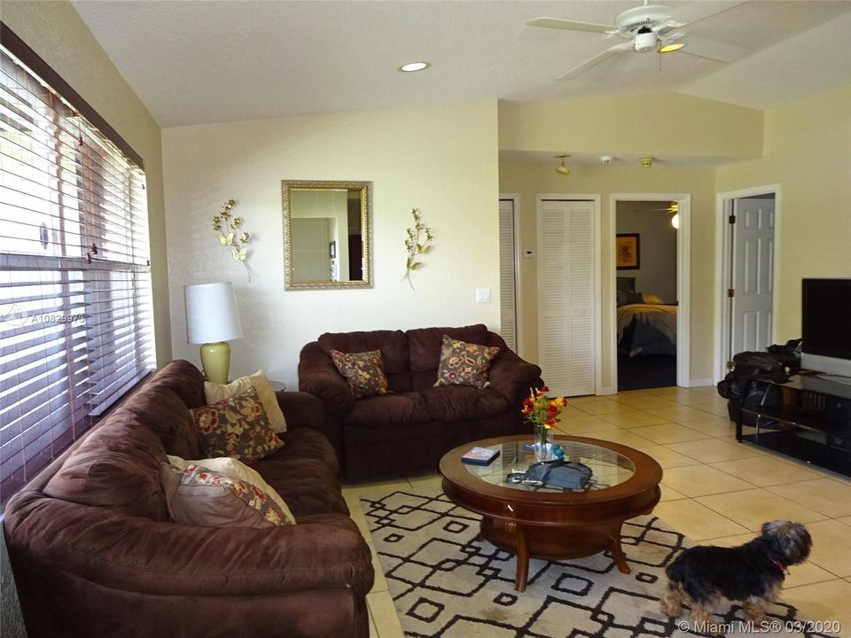 Recently Sold: $355,000 (2 beds, 2 baths, 1665 Square Feet)