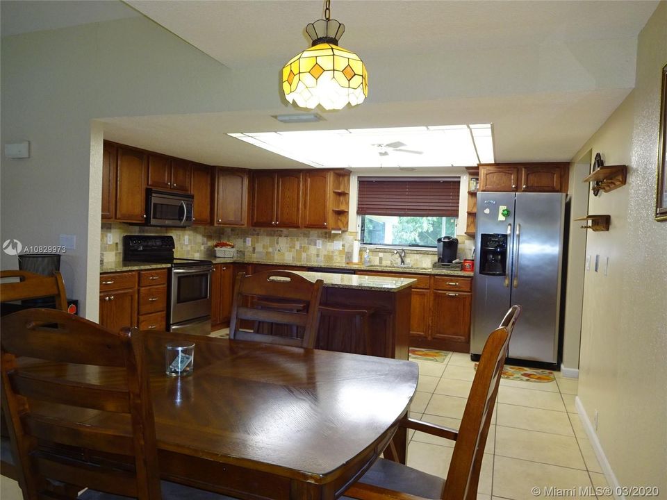 Recently Sold: $355,000 (2 beds, 2 baths, 1665 Square Feet)