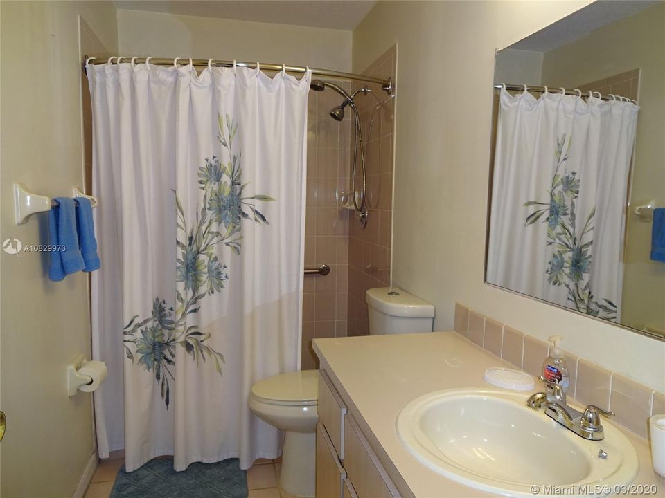 Recently Sold: $355,000 (2 beds, 2 baths, 1665 Square Feet)