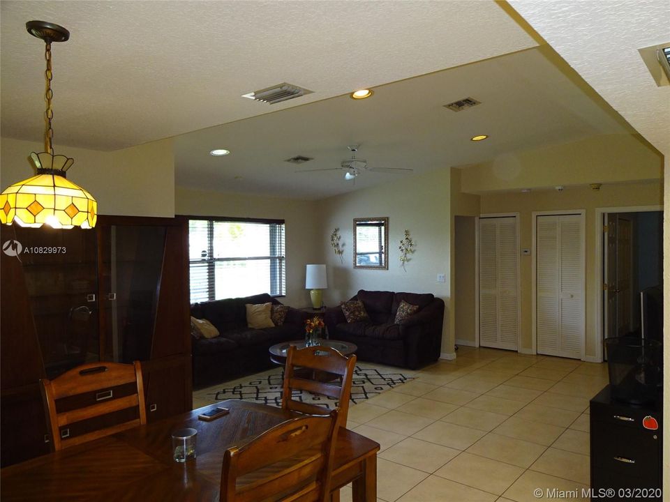 Recently Sold: $355,000 (2 beds, 2 baths, 1665 Square Feet)