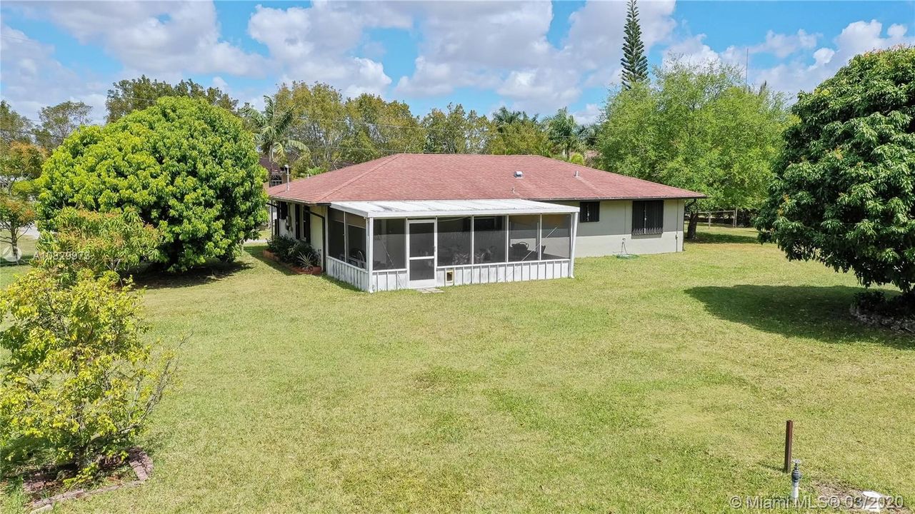 Recently Sold: $355,000 (2 beds, 2 baths, 1665 Square Feet)