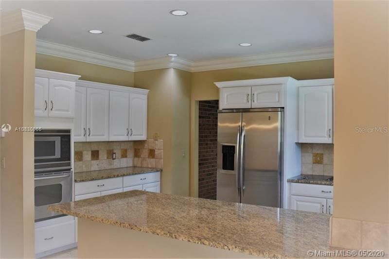 Vendido Recientemente: $329,000 (3 camas, 2 baños, 0 Pies cuadrados)