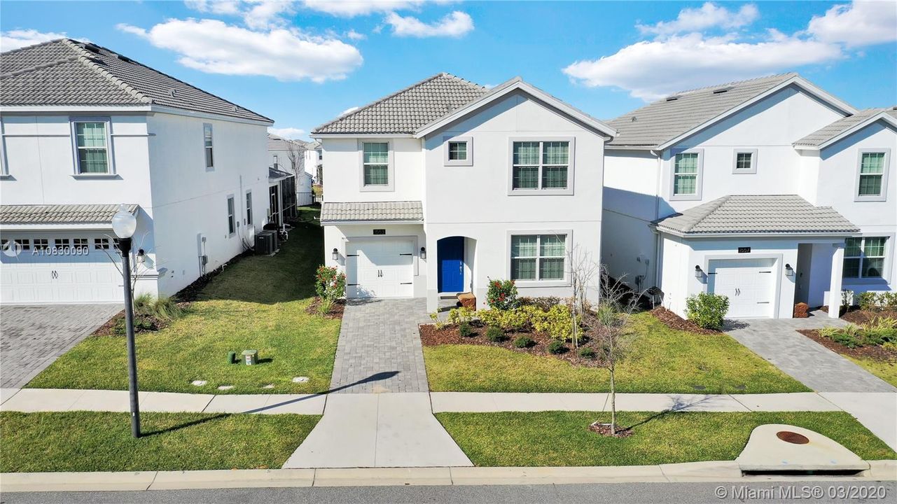 Vendido Recientemente: $399,000 (5 camas, 5 baños, 3081 Pies cuadrados)