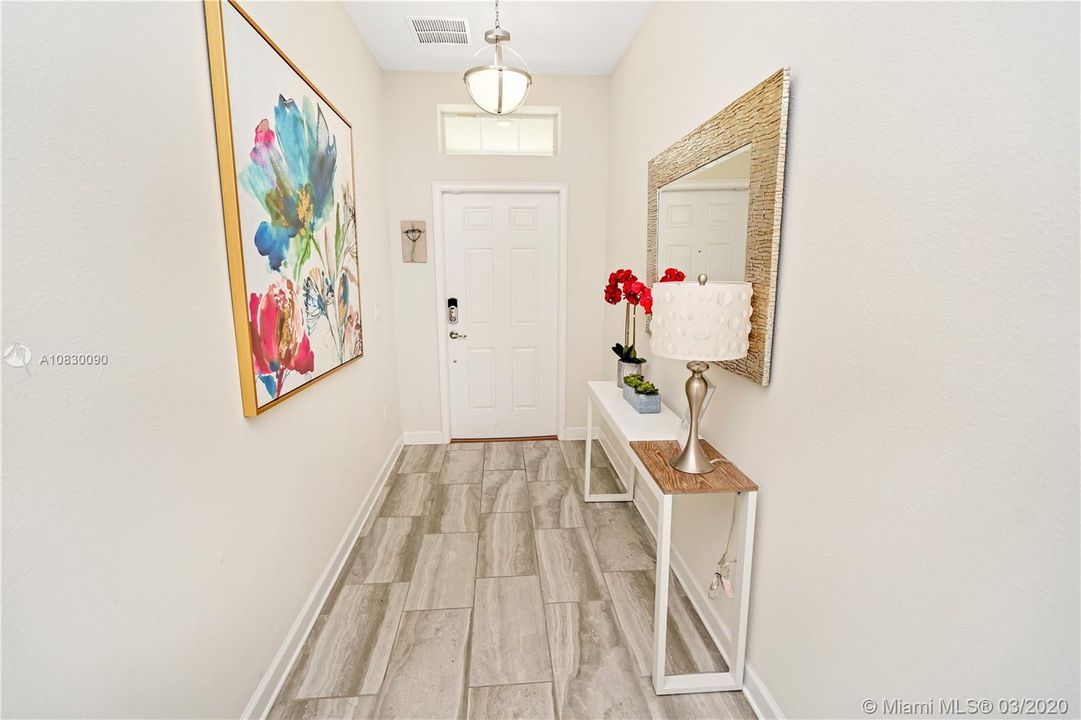 Vendido Recientemente: $399,000 (5 camas, 5 baños, 3081 Pies cuadrados)