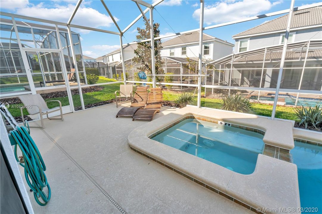Vendido Recientemente: $399,000 (5 camas, 5 baños, 3081 Pies cuadrados)