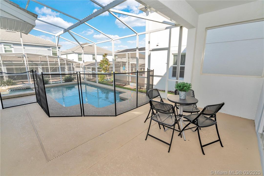 Vendido Recientemente: $399,000 (5 camas, 5 baños, 3081 Pies cuadrados)