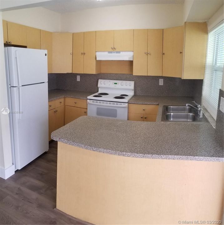 Vendido Recientemente: $329,900 (3 camas, 2 baños, 1239 Pies cuadrados)