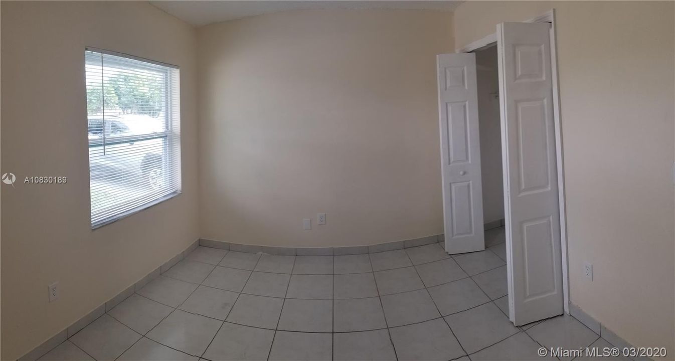 Vendido Recientemente: $329,900 (3 camas, 2 baños, 1239 Pies cuadrados)