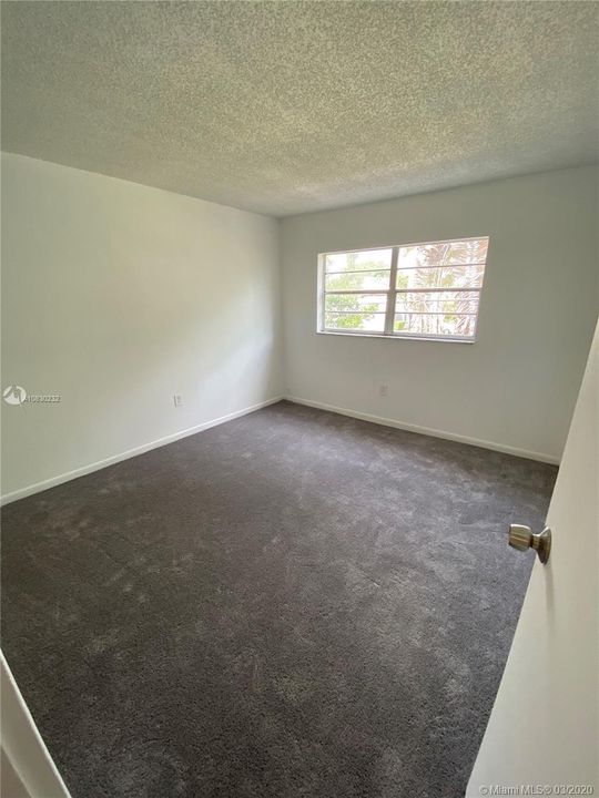 最近售出: $99,500 (2 贝兹, 2 浴室, 1030 平方英尺)