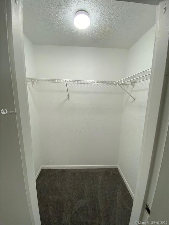 最近售出: $99,500 (2 贝兹, 2 浴室, 1030 平方英尺)