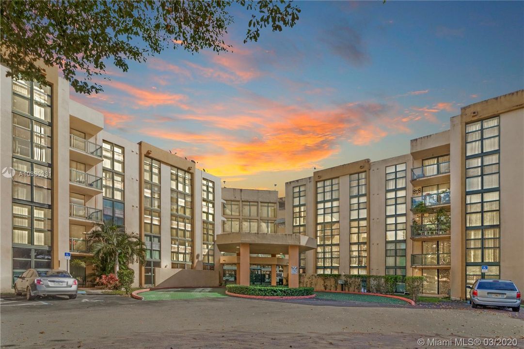 Recently Sold: $125,000 (1 beds, 1 baths, 708 Square Feet)