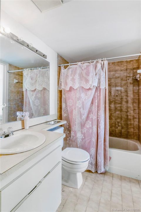 Recently Sold: $125,000 (1 beds, 1 baths, 708 Square Feet)