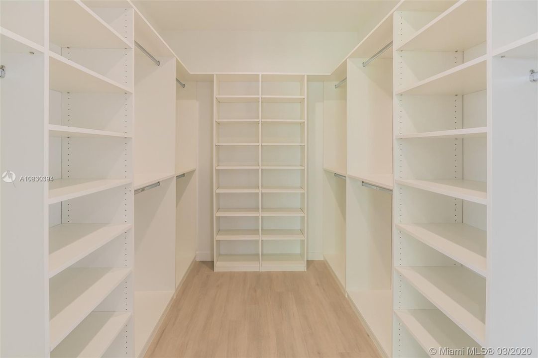 Vendido Recientemente: $1,195,000 (4 camas, 4 baños, 2630 Pies cuadrados)
