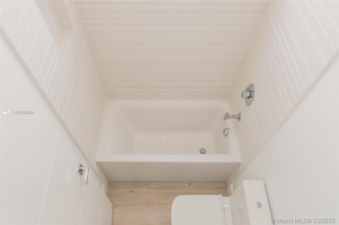 Vendido Recientemente: $1,195,000 (4 camas, 4 baños, 2630 Pies cuadrados)