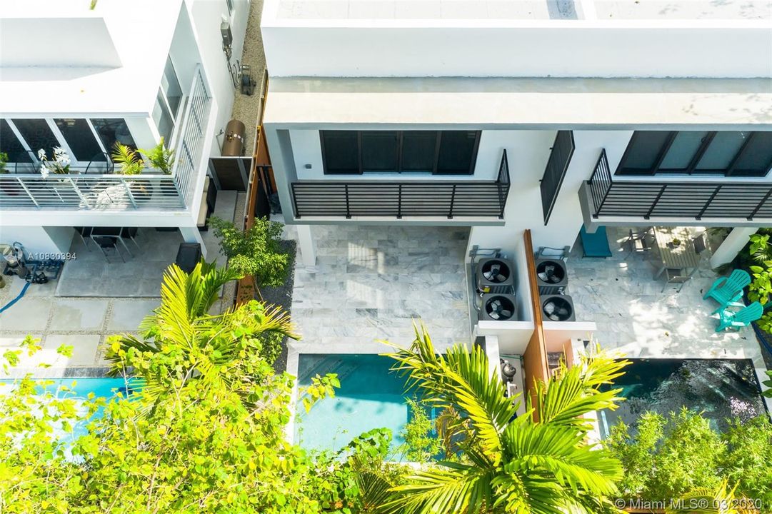 Vendido Recientemente: $1,195,000 (4 camas, 4 baños, 2630 Pies cuadrados)