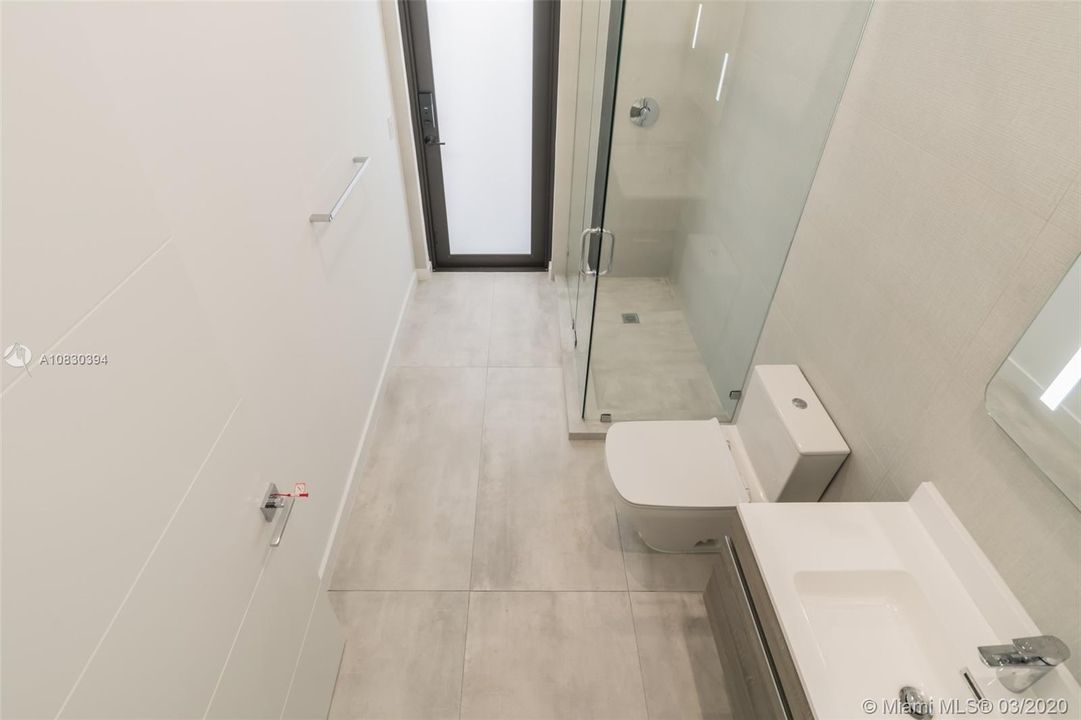 Vendido Recientemente: $1,195,000 (4 camas, 4 baños, 2630 Pies cuadrados)
