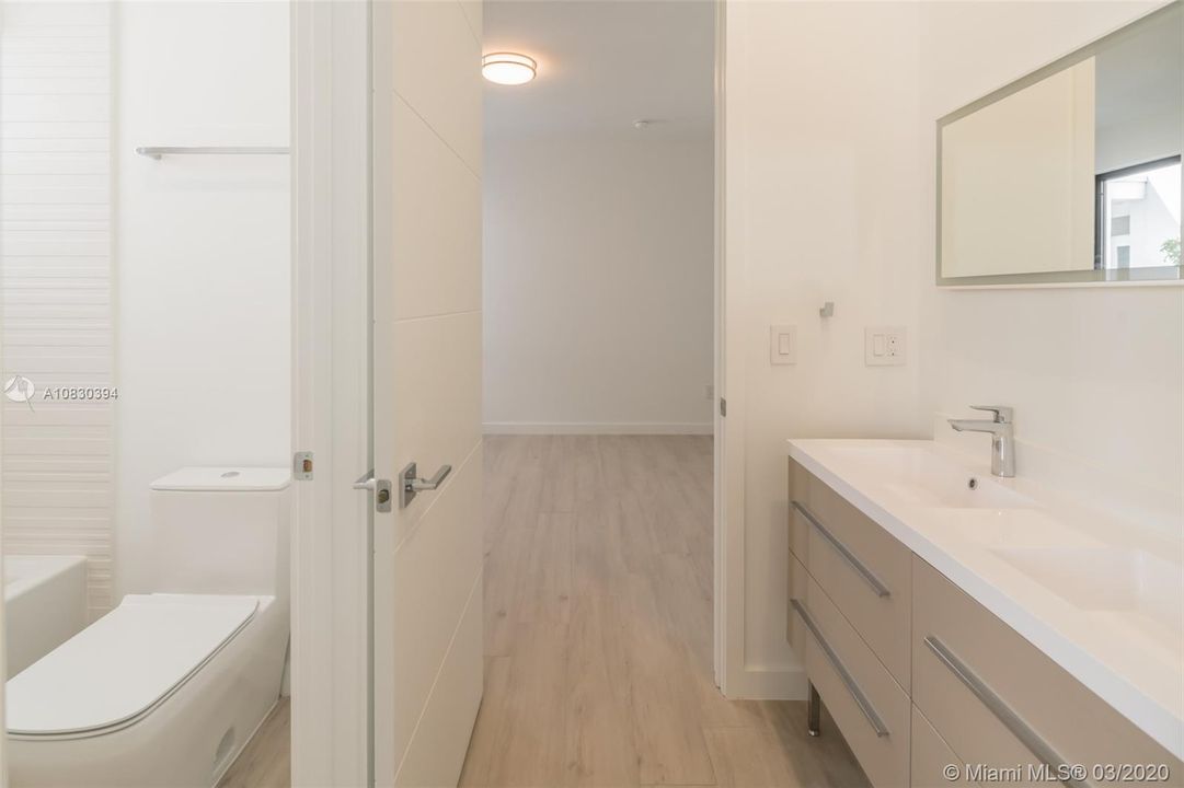 Vendido Recientemente: $1,195,000 (4 camas, 4 baños, 2630 Pies cuadrados)