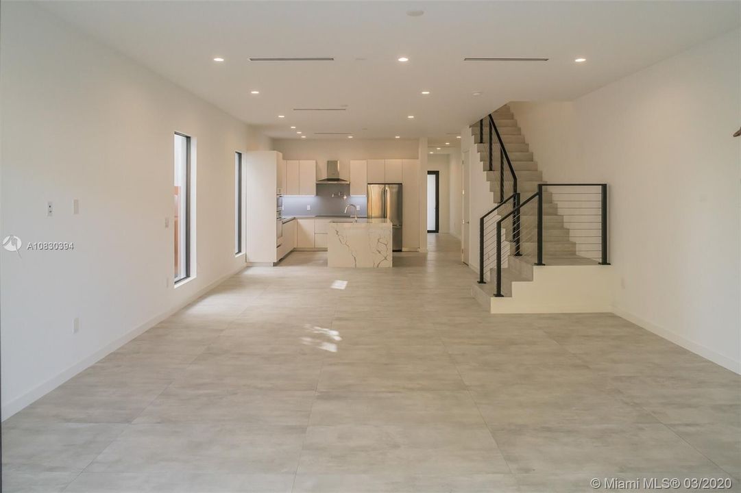 Vendido Recientemente: $1,195,000 (4 camas, 4 baños, 2630 Pies cuadrados)