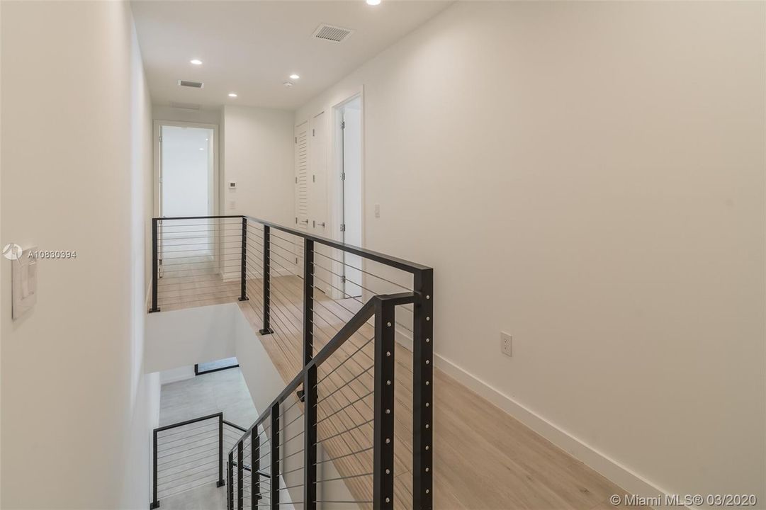 Vendido Recientemente: $1,195,000 (4 camas, 4 baños, 2630 Pies cuadrados)