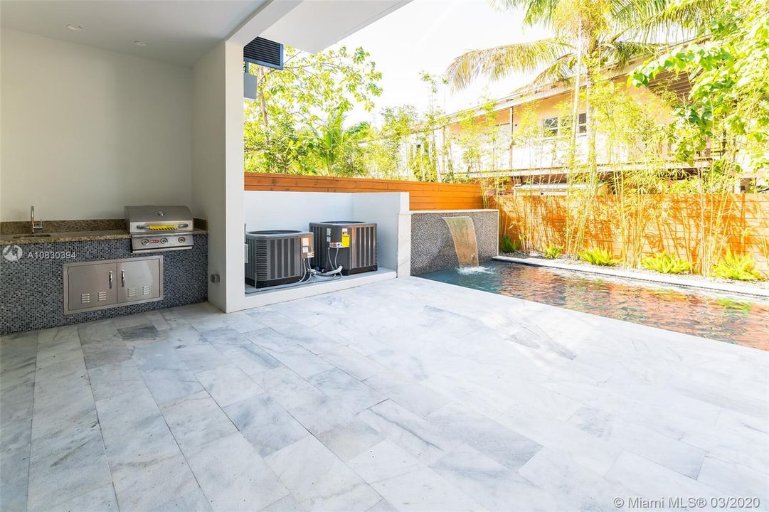 Vendido Recientemente: $1,195,000 (4 camas, 4 baños, 2630 Pies cuadrados)
