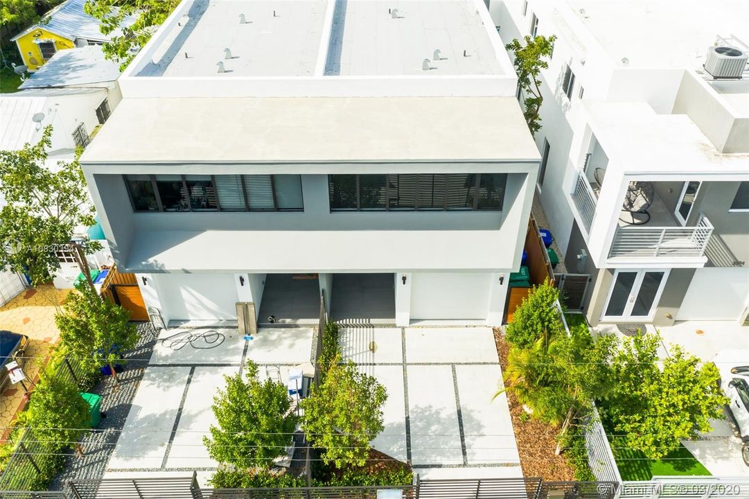 Vendido Recientemente: $1,195,000 (4 camas, 4 baños, 2630 Pies cuadrados)