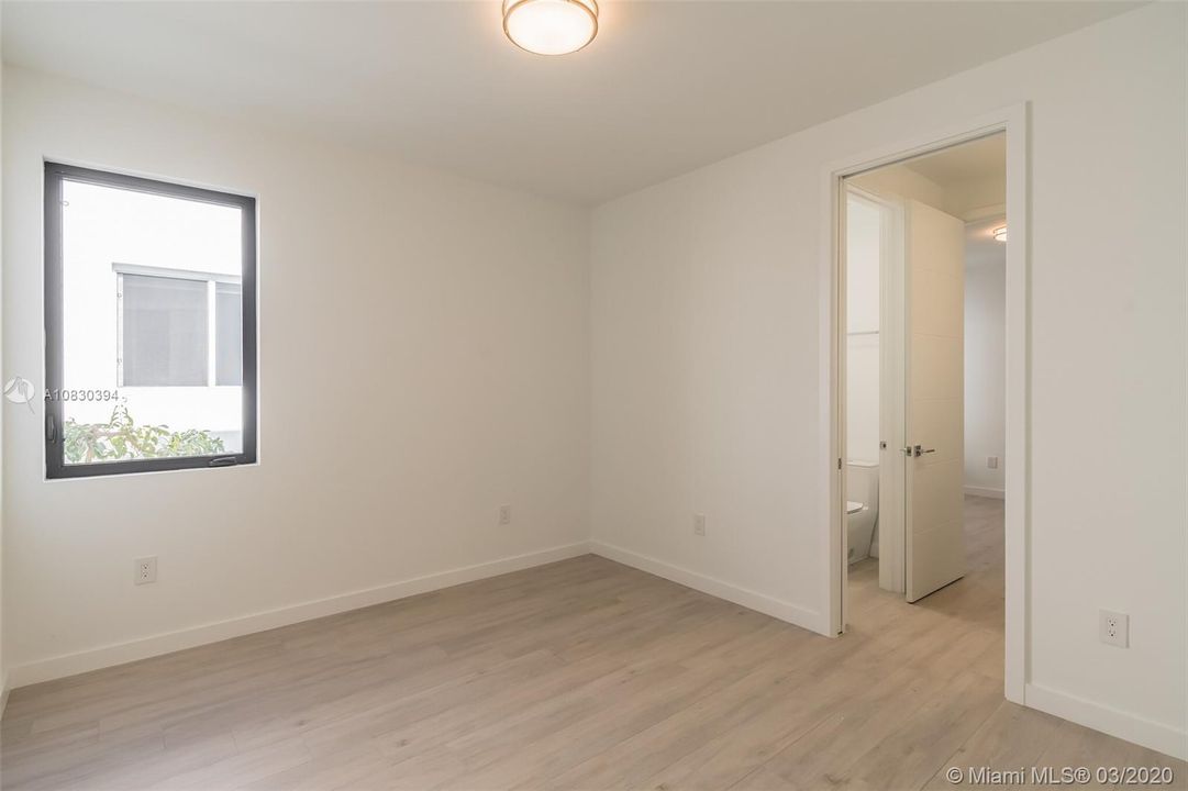 Vendido Recientemente: $1,195,000 (4 camas, 4 baños, 2630 Pies cuadrados)