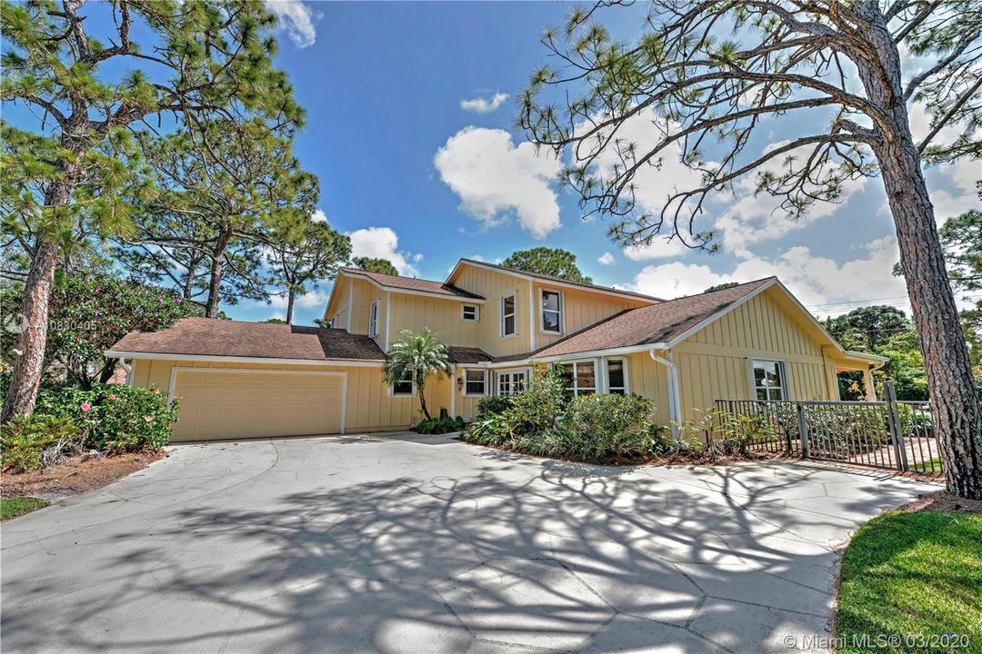 Vendido Recientemente: $869,000 (5 camas, 3 baños, 3577 Pies cuadrados)