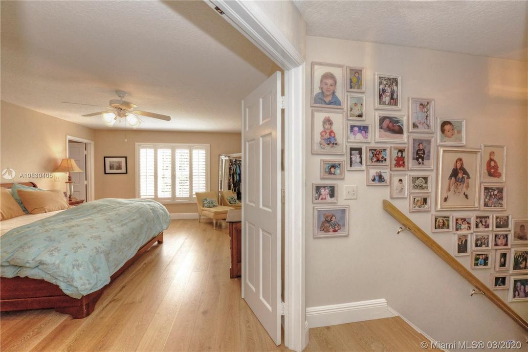 Vendido Recientemente: $869,000 (5 camas, 3 baños, 3577 Pies cuadrados)