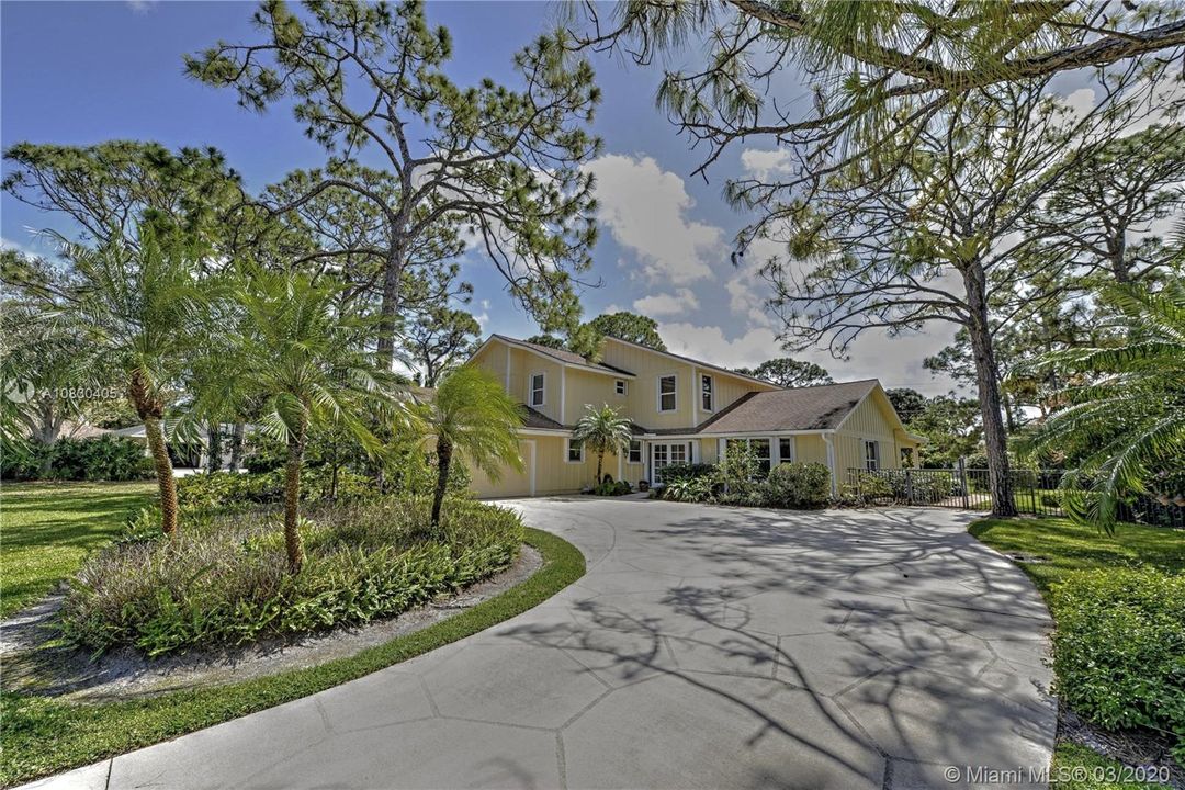 Vendido Recientemente: $869,000 (5 camas, 3 baños, 3577 Pies cuadrados)