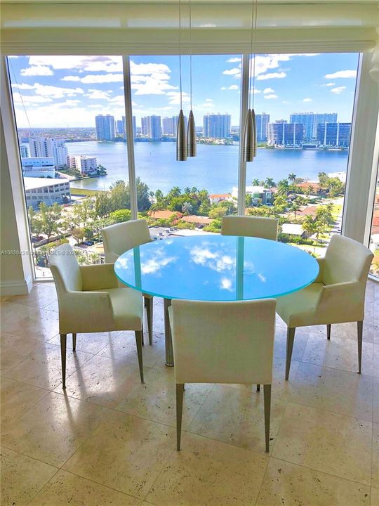 Recently Sold: $1,700,000 (2 beds, 2 baths, 1680 Square Feet)