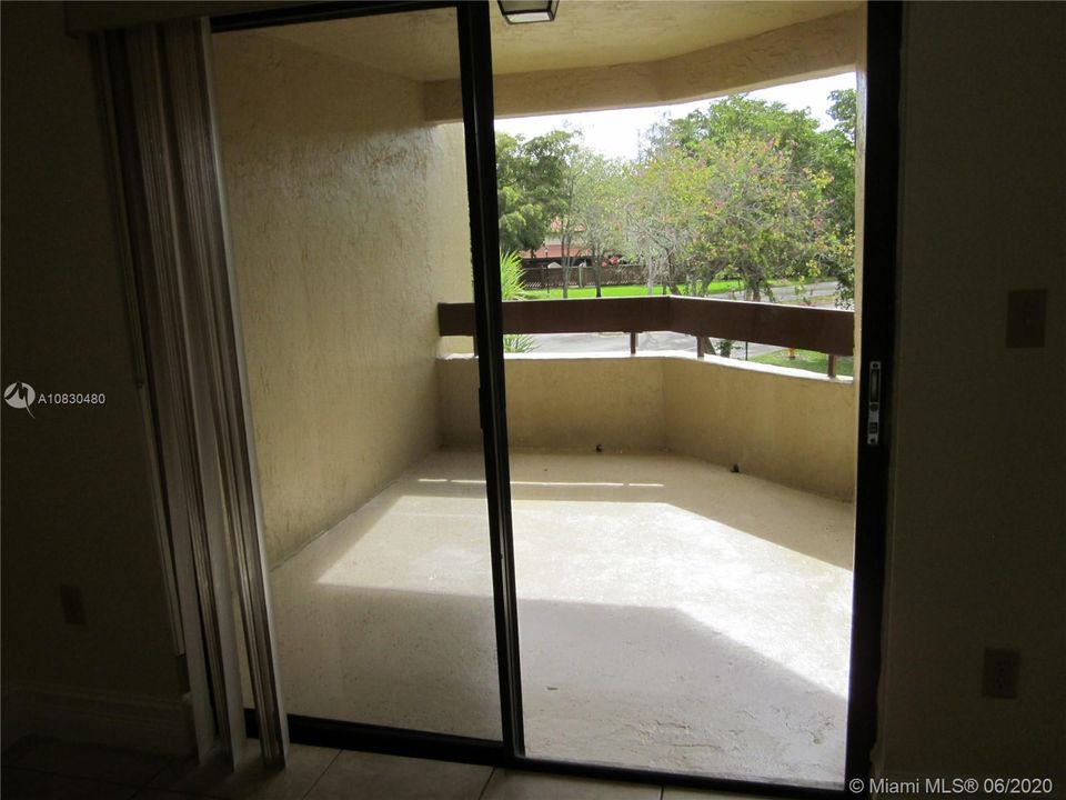 Недавно арендовано: $1,550 (2 спален, 2 ванн, 1040 Квадратных фут)