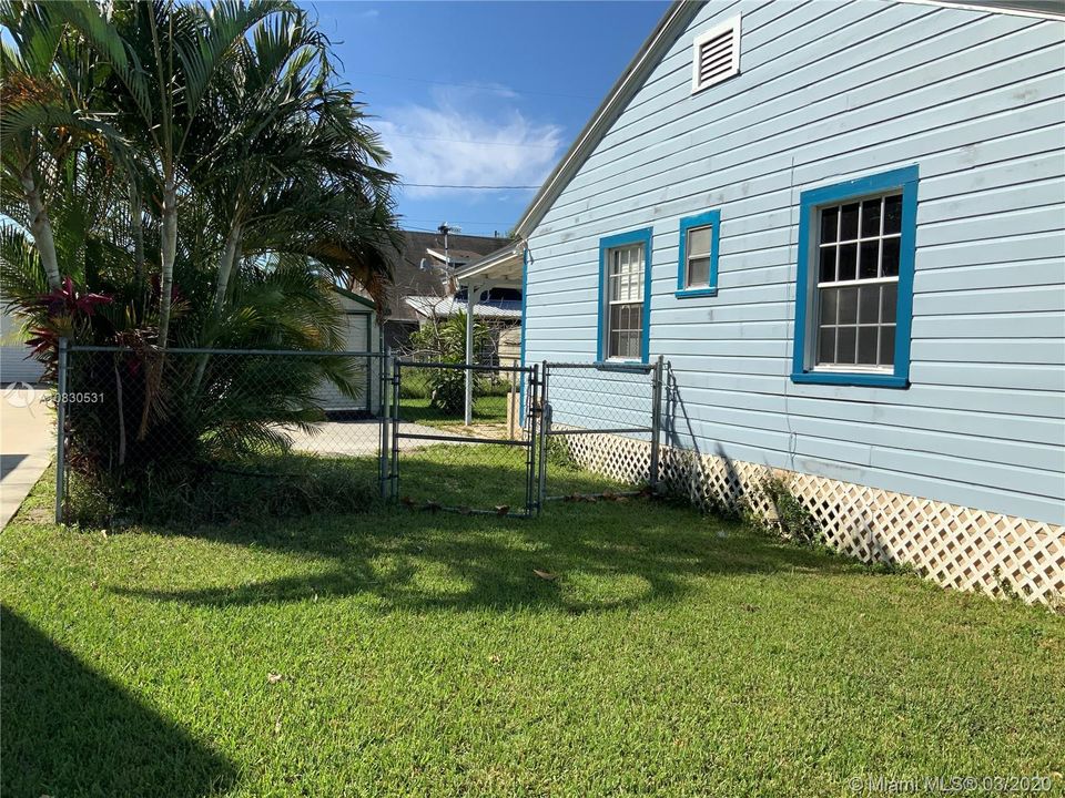 Recently Sold: $159,000 (3 beds, 2 baths, 1245 Square Feet)