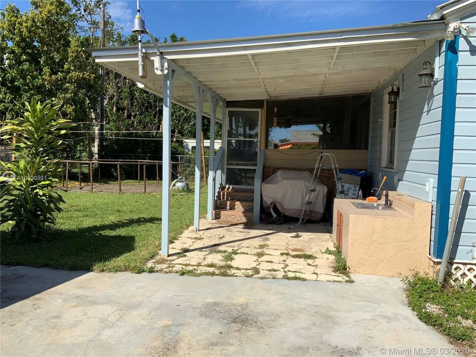 Recently Sold: $159,000 (3 beds, 2 baths, 1245 Square Feet)