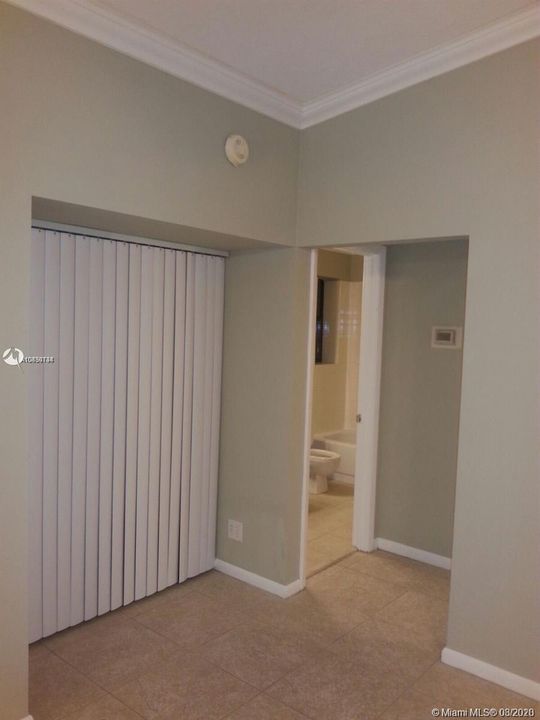 Recently Rented: $1,350 (2 beds, 2 baths, 951 Square Feet)