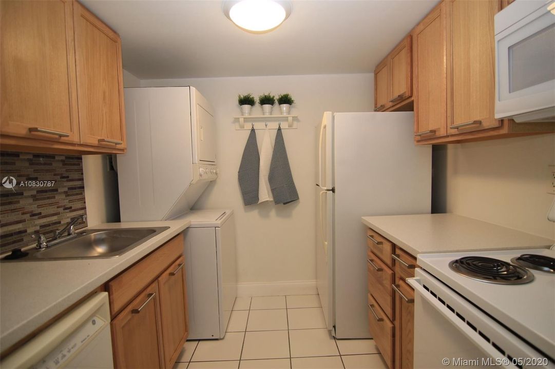 Recently Rented: $1,500 (1 beds, 1 baths, 744 Square Feet)