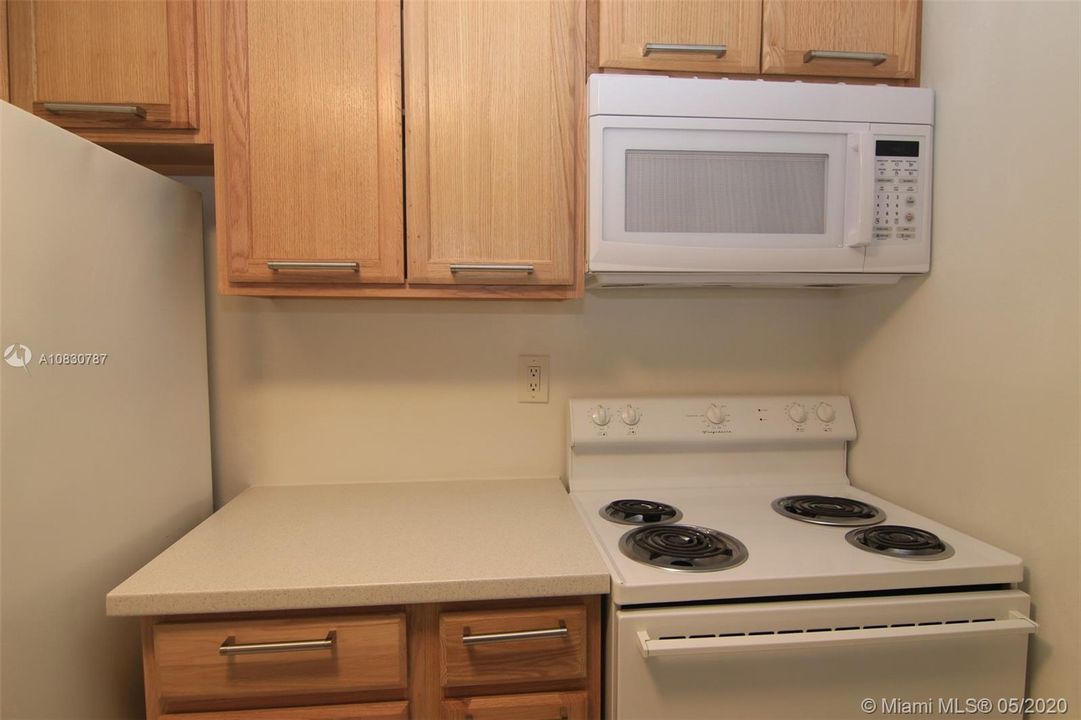 Recently Rented: $1,500 (1 beds, 1 baths, 744 Square Feet)