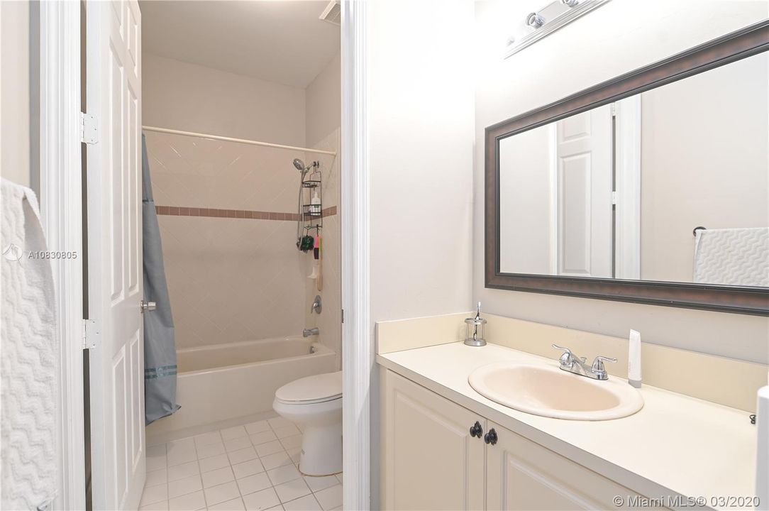 Recently Sold: $179,900 (3 beds, 2 baths, 1298 Square Feet)