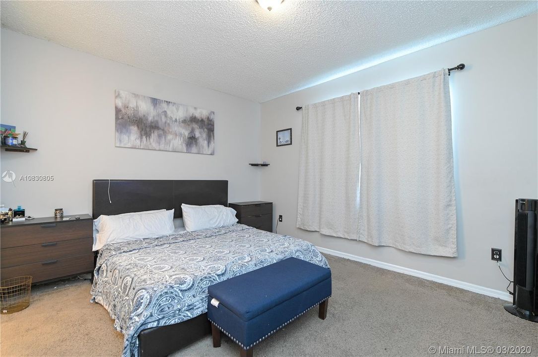 Recently Sold: $179,900 (3 beds, 2 baths, 1298 Square Feet)