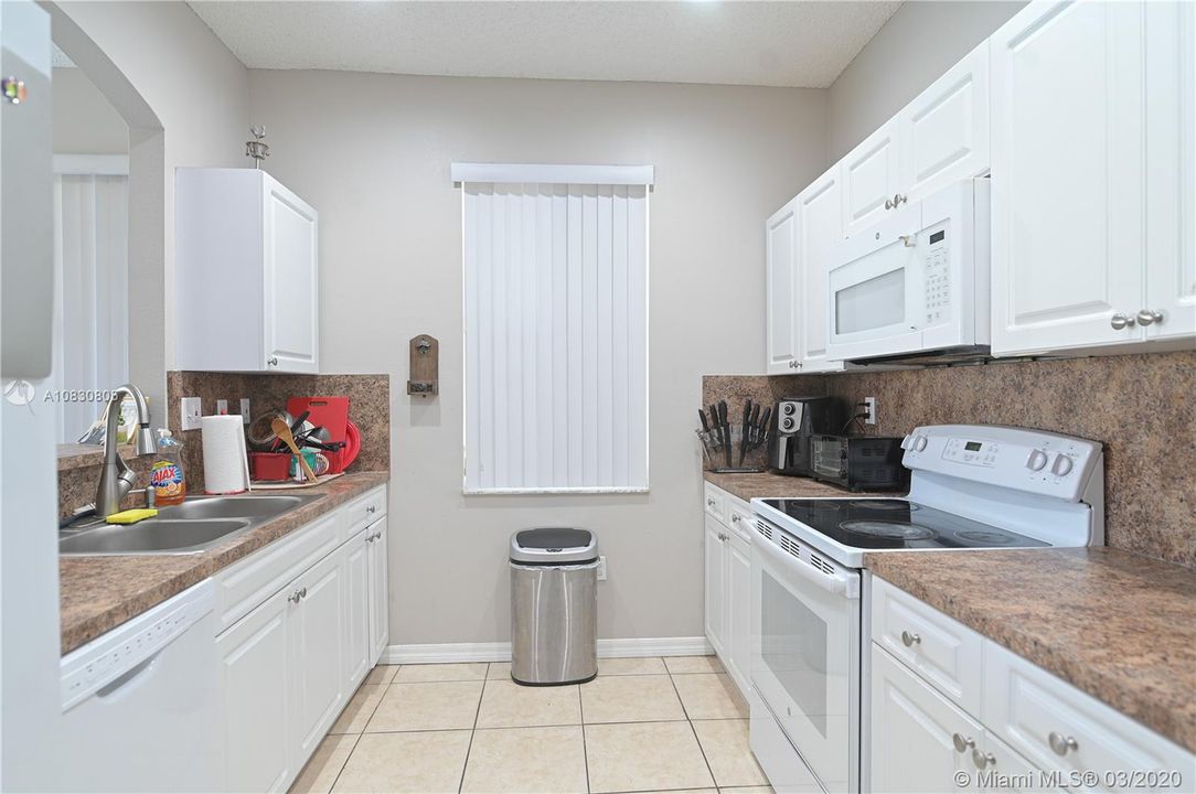 Recently Sold: $179,900 (3 beds, 2 baths, 1298 Square Feet)
