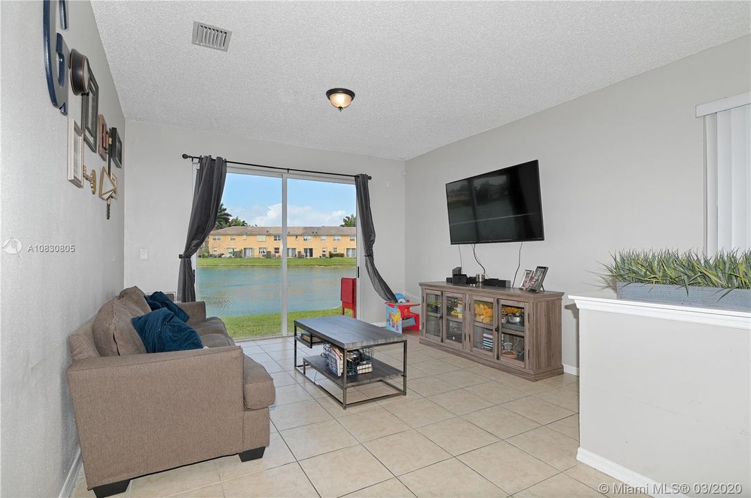 Recently Sold: $179,900 (3 beds, 2 baths, 1298 Square Feet)